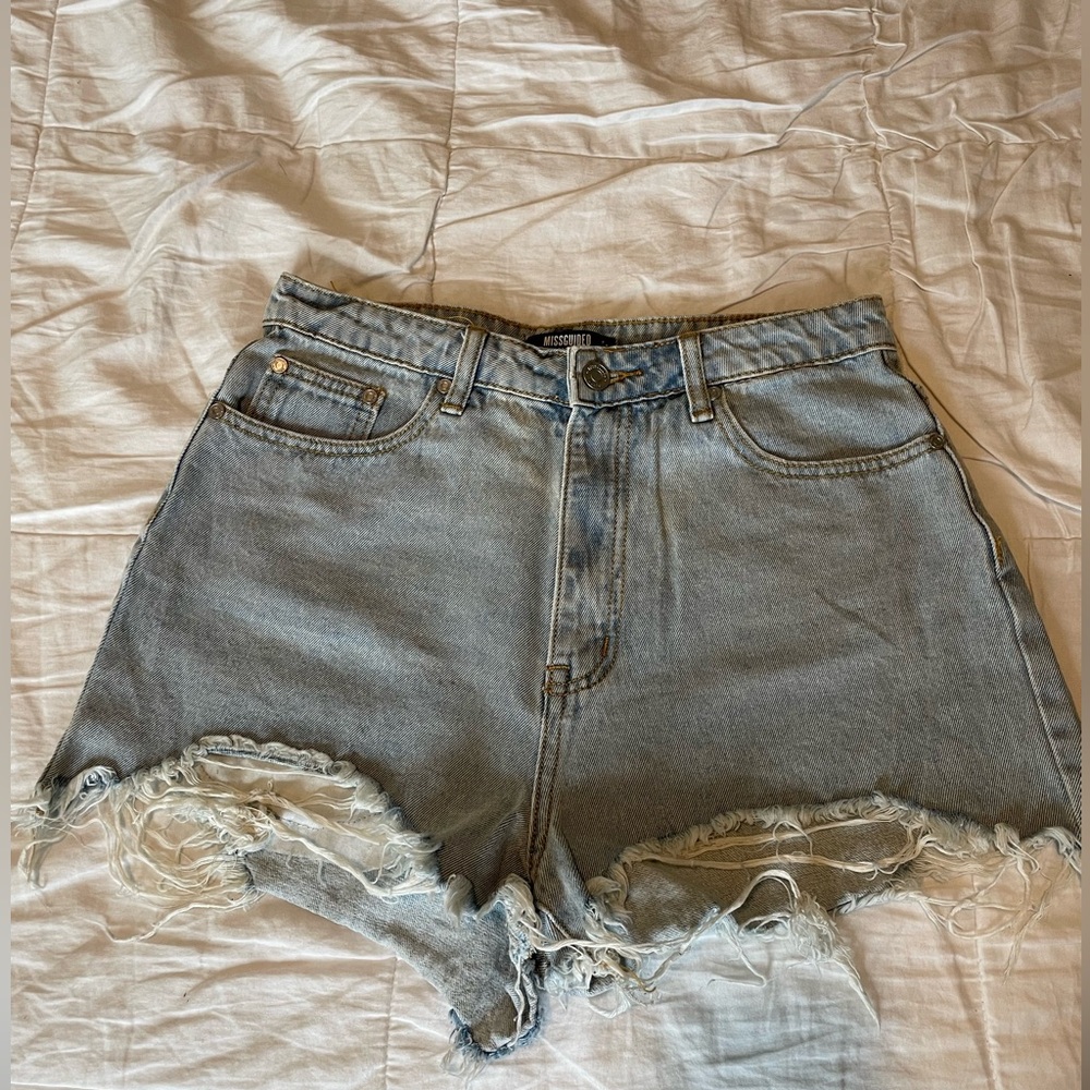 Misguided Light Wash Petite Shorts